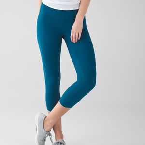 Lululemon Beyond Boundaries High Rise Crop Leggings Tofino Teal